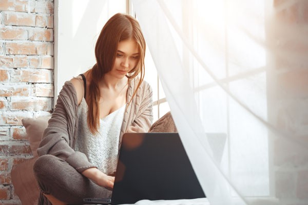 What are married men and women looking for online?